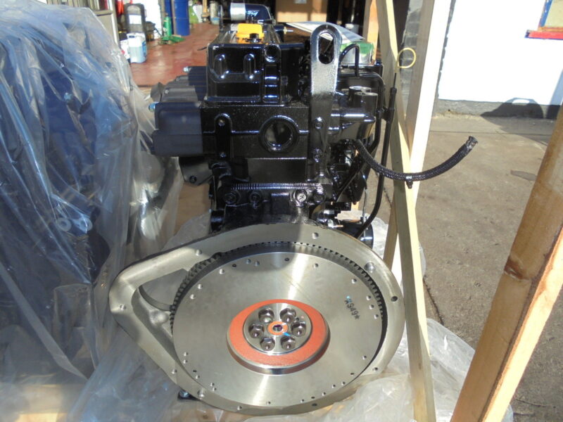 YANMAR 4TNE98 NEW ENGINE