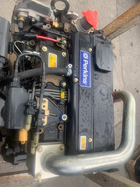 Двигатель perkins 1104d 44t